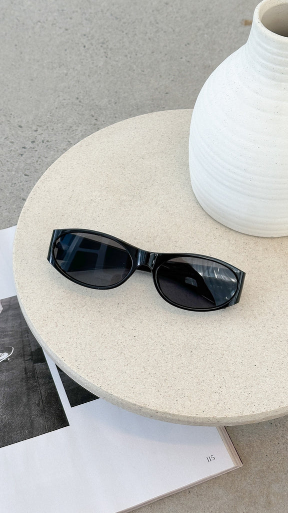 Sarai Sunglasses - Black - Billy J