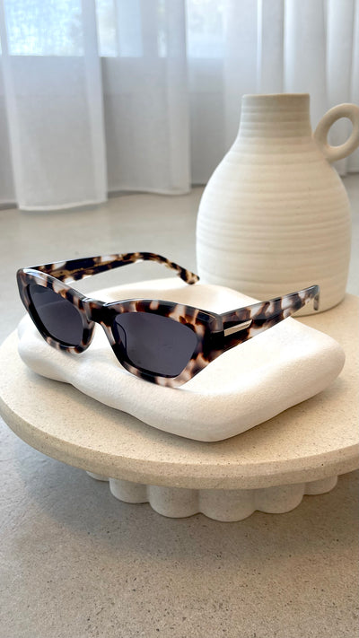 Load image into Gallery viewer, The Ellingson Sunglasses - Marble Tort Jet - Billy J
