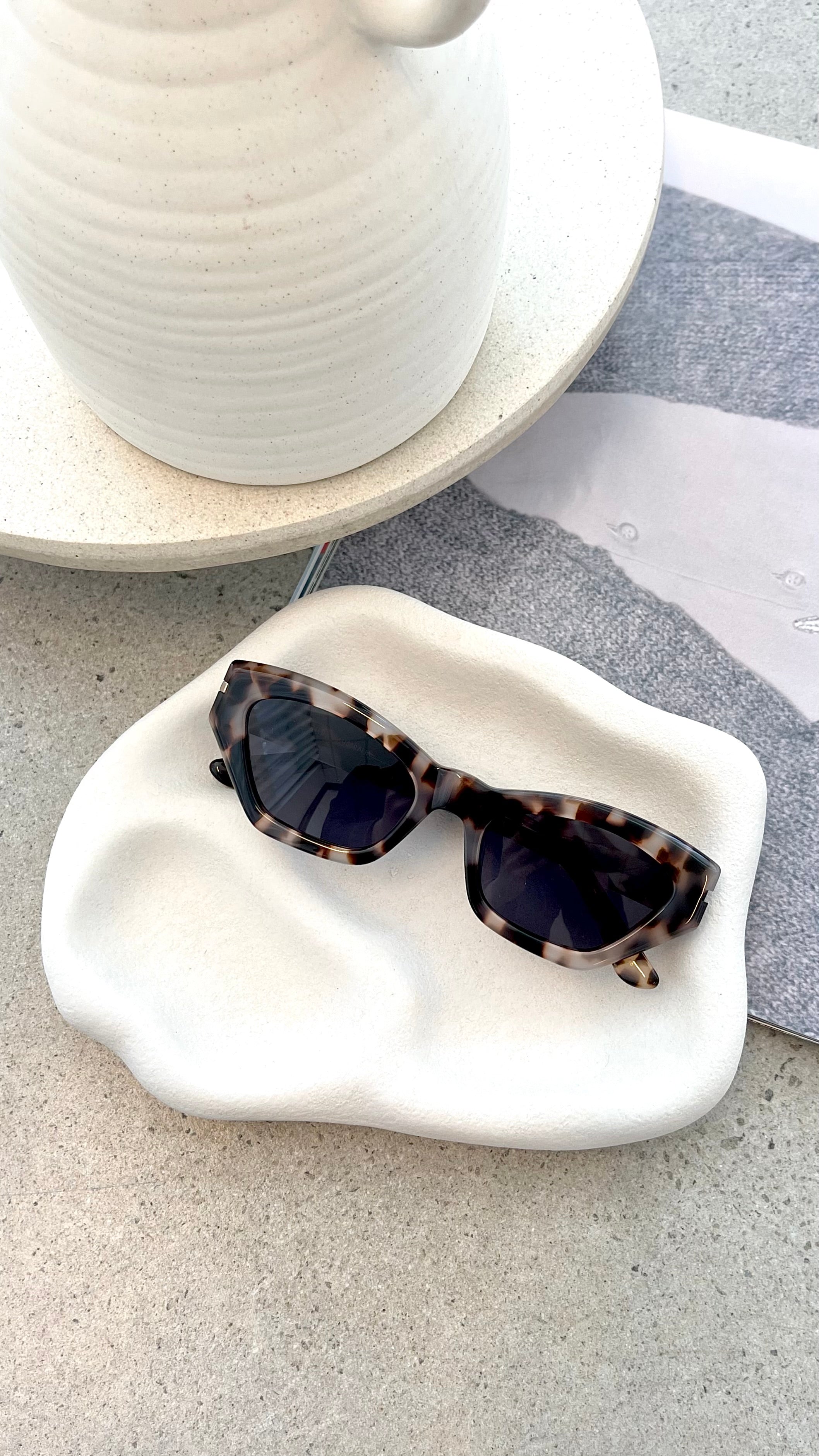 The Ellingson Sunglasses - Marble Tort Jet - Billy J