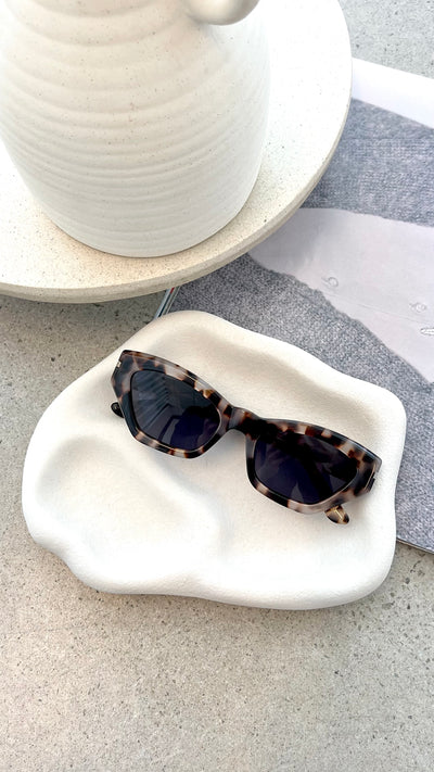 Load image into Gallery viewer, The Ellingson Sunglasses - Marble Tort Jet - Billy J
