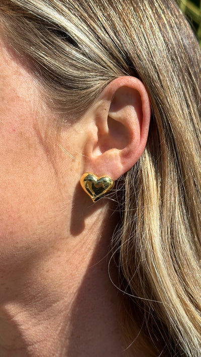 Load image into Gallery viewer, Neve Heart Earrings - Gold - Billy J
