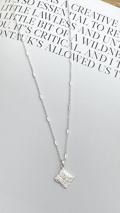 Load image into Gallery viewer, Cleo Necklace - Silver
