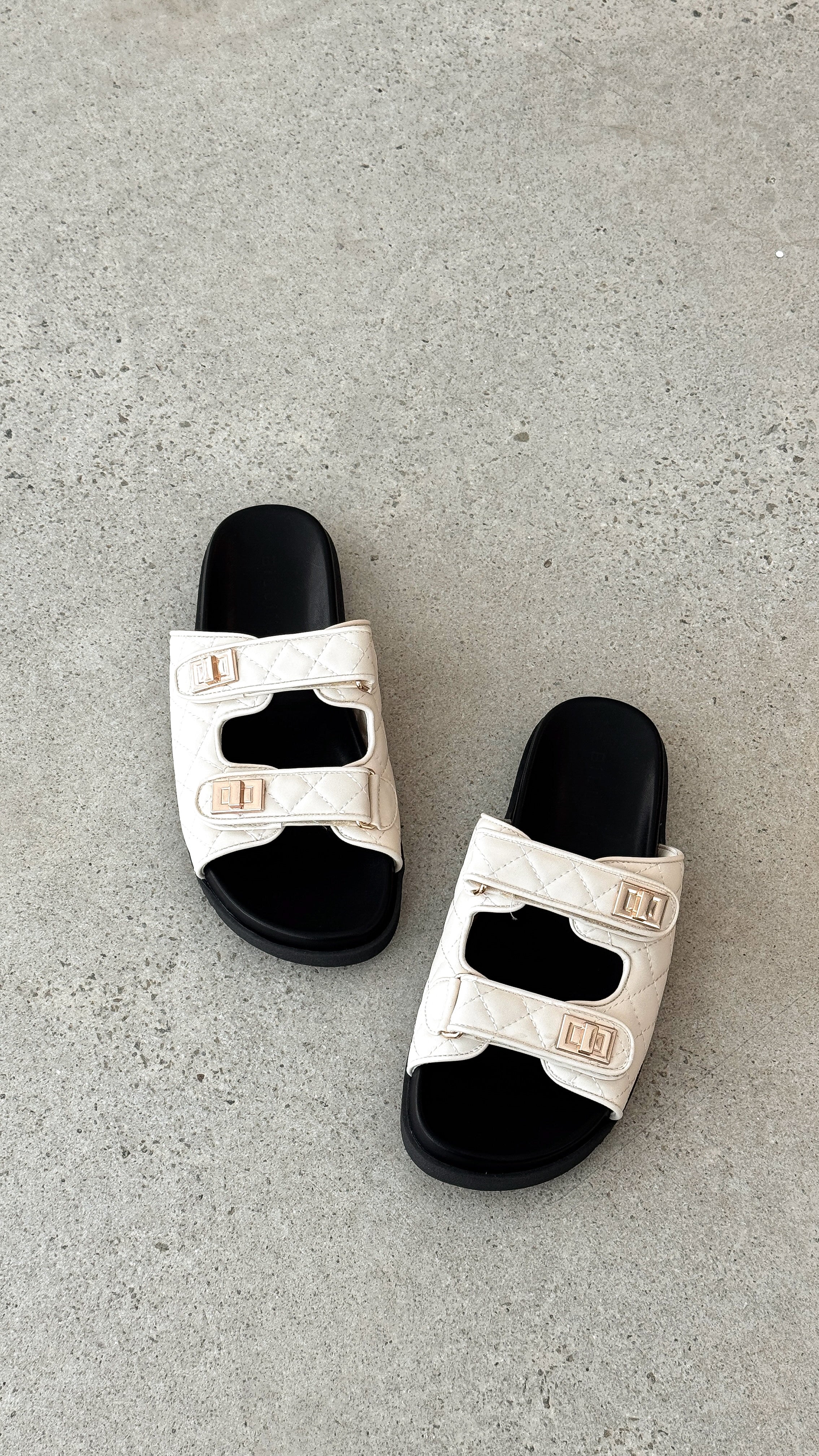 Ailee Sandal - Bone / Black - Billy J