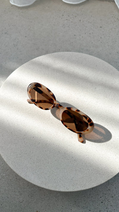 Load image into Gallery viewer, Bella Sunglasses -  Light Tort
