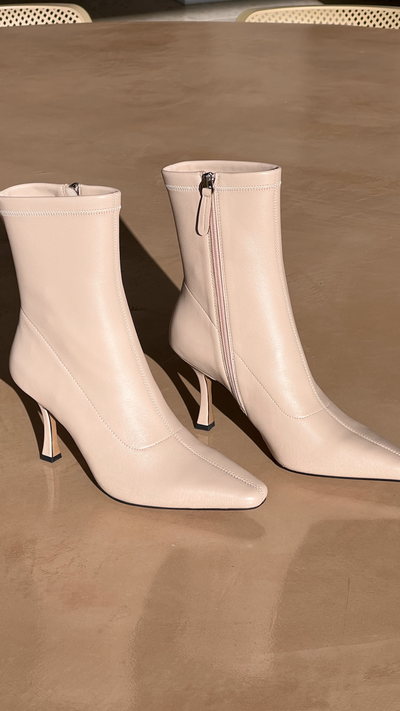Load image into Gallery viewer, Alias Mae Carmen Boot - Cream Soft Leather
