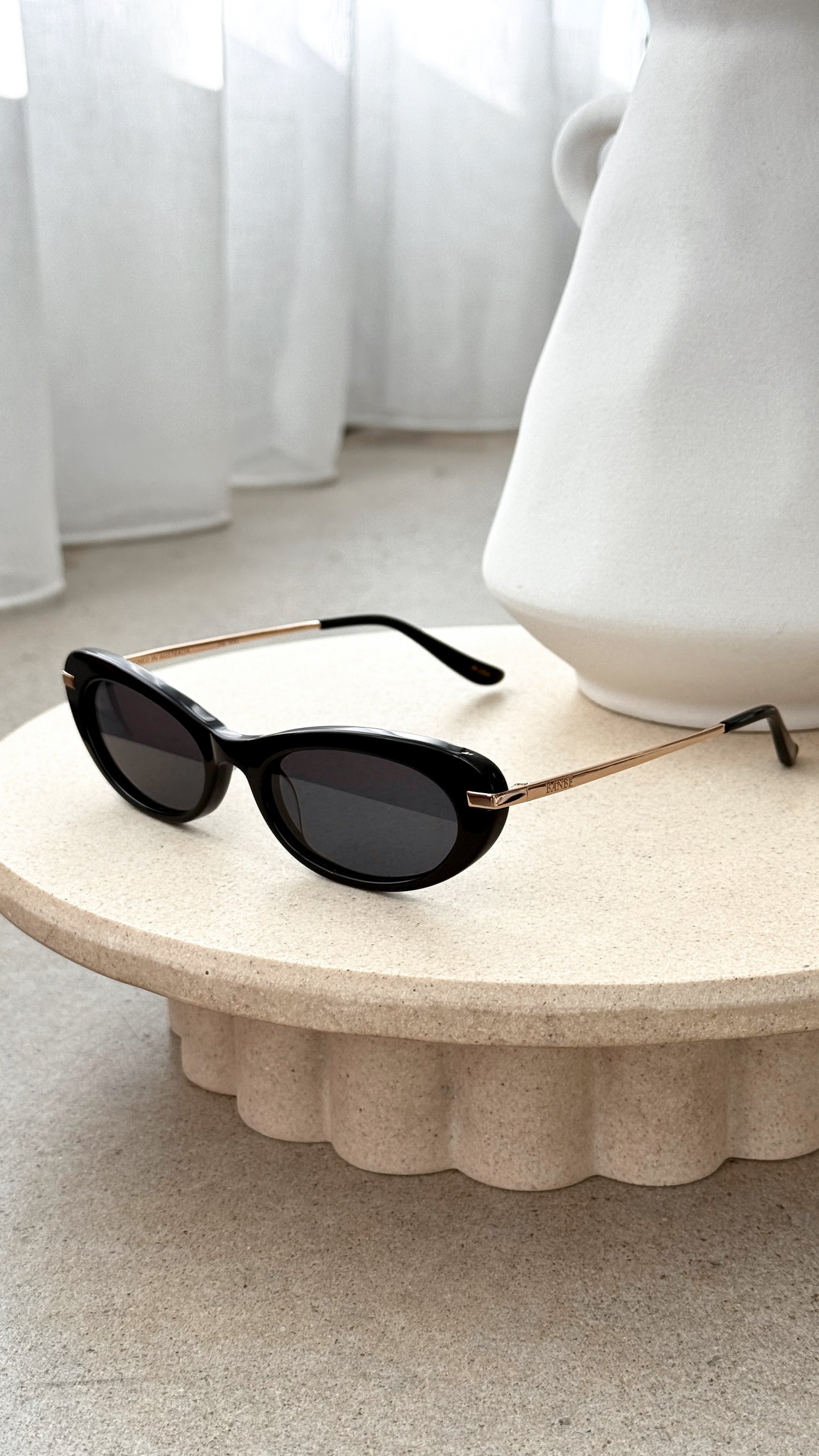 The Rae Sunglasses - Black / Black - Billy J