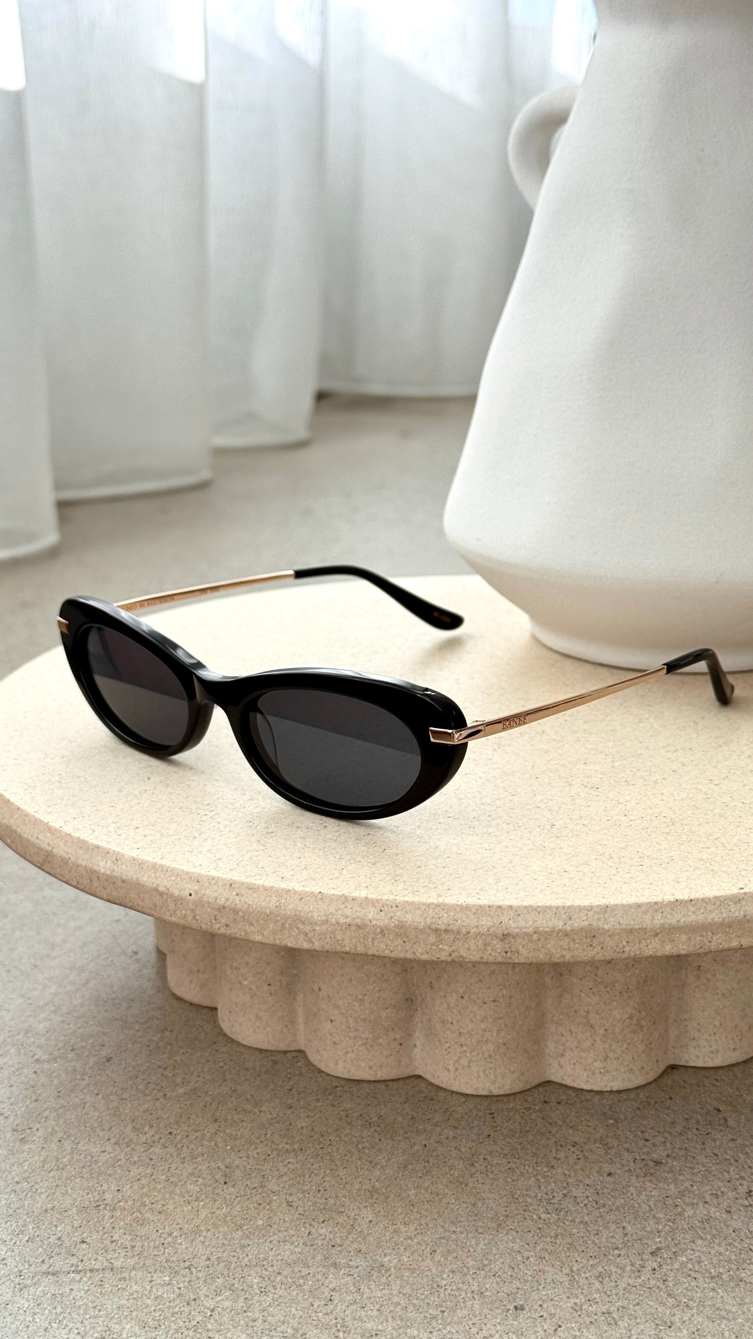 The Rae Sunglasses - Black / Black - Billy J