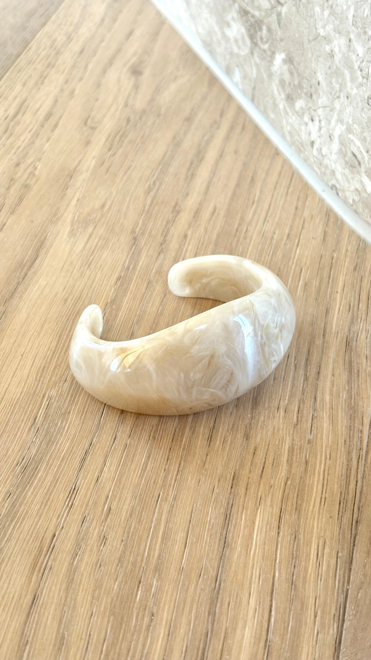 Lumi Cream Resin Bangle - Cream
