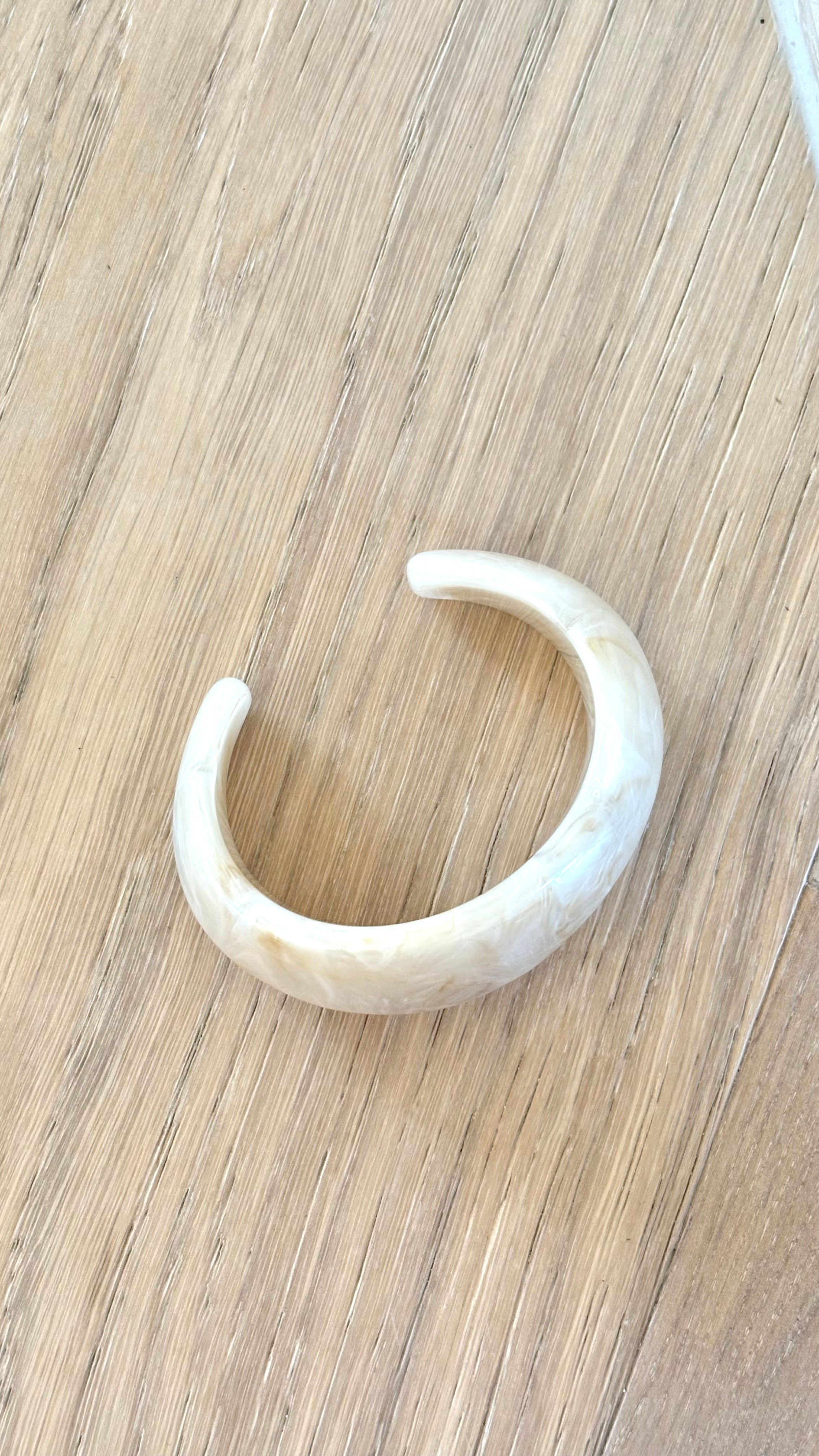 Lumi Cream Resin Bangle - Cream