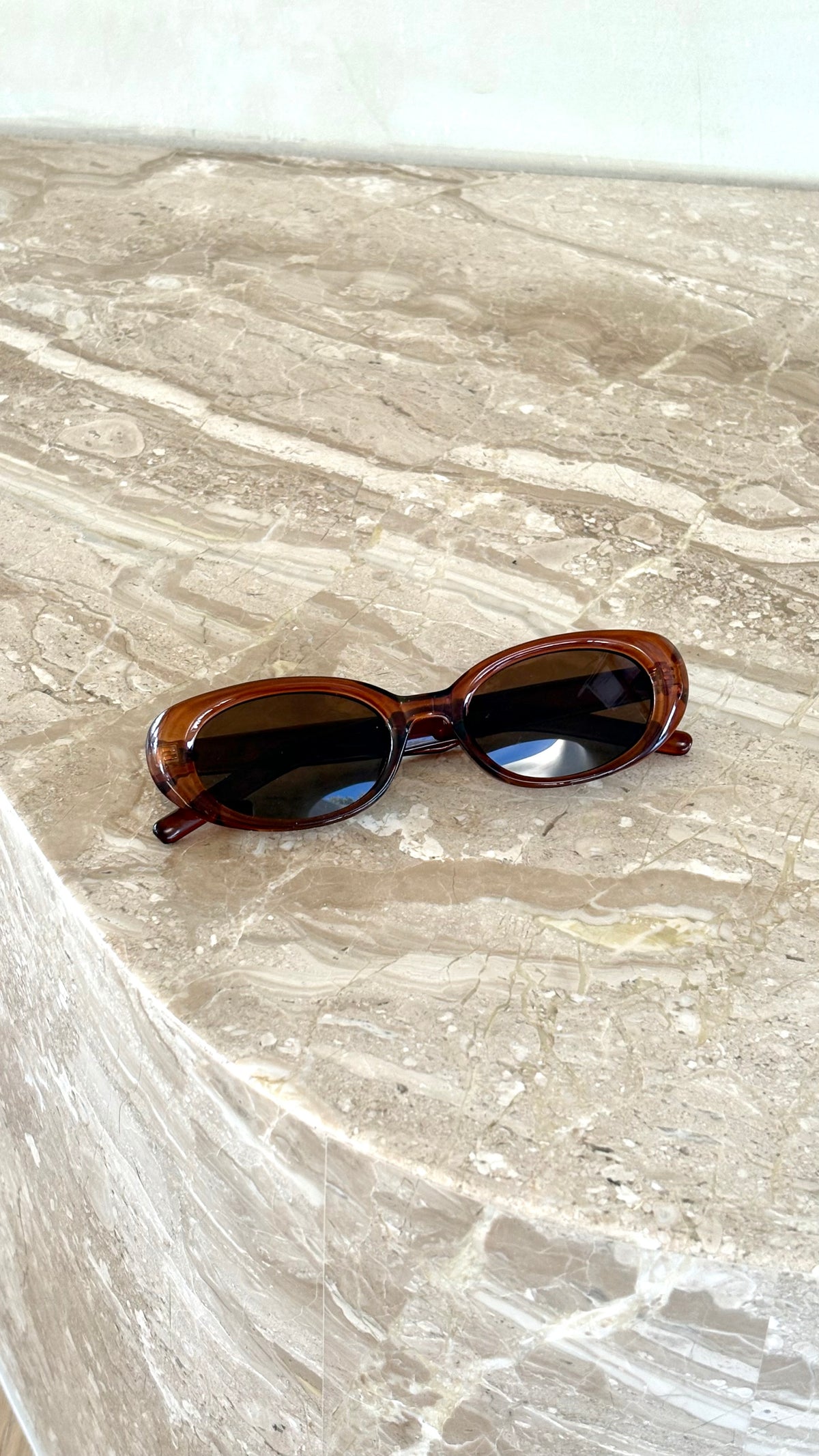 Annalise Oval Sunglasses - Brown