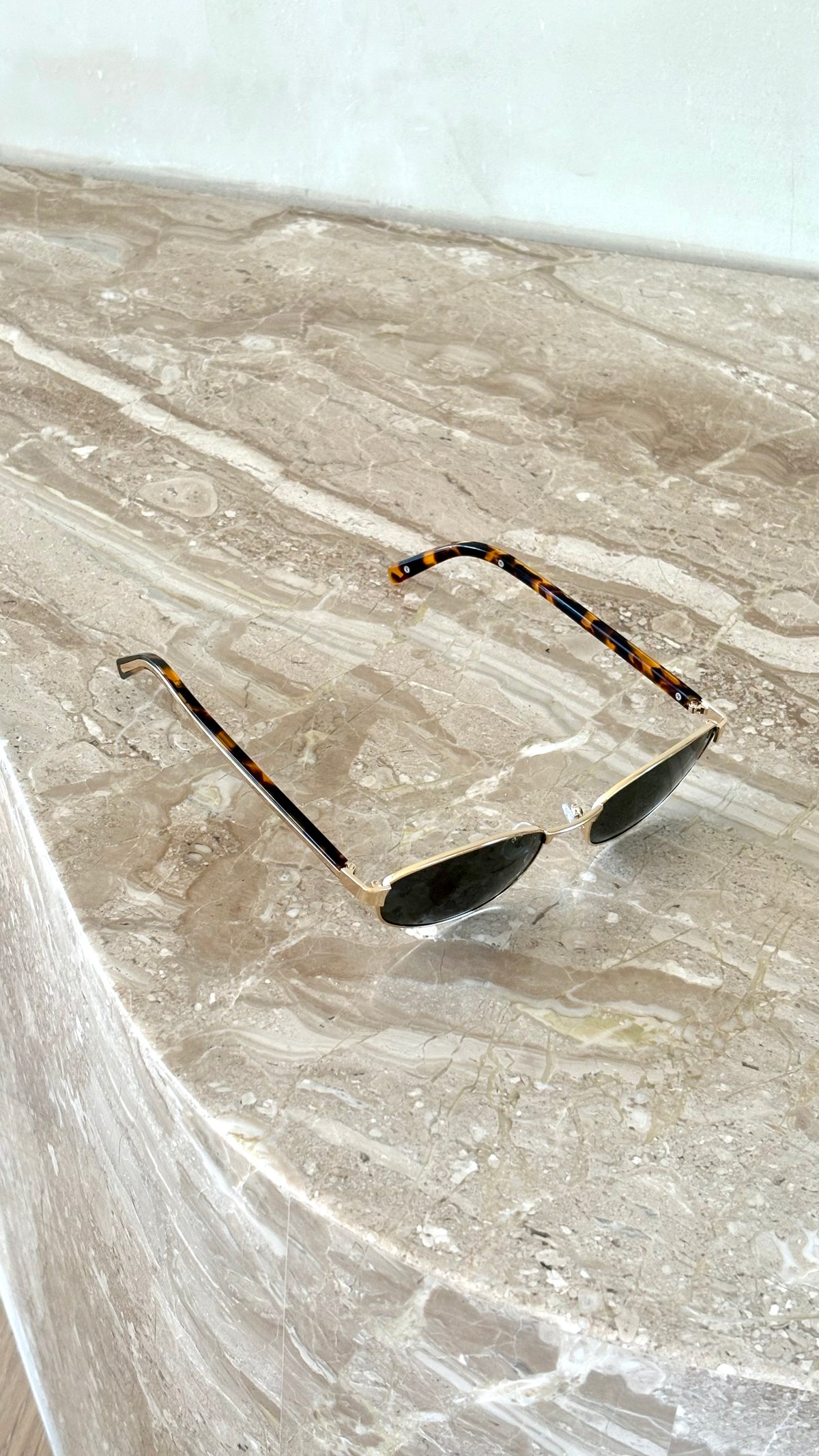 The Angelina Sunglasses - Tort/Green