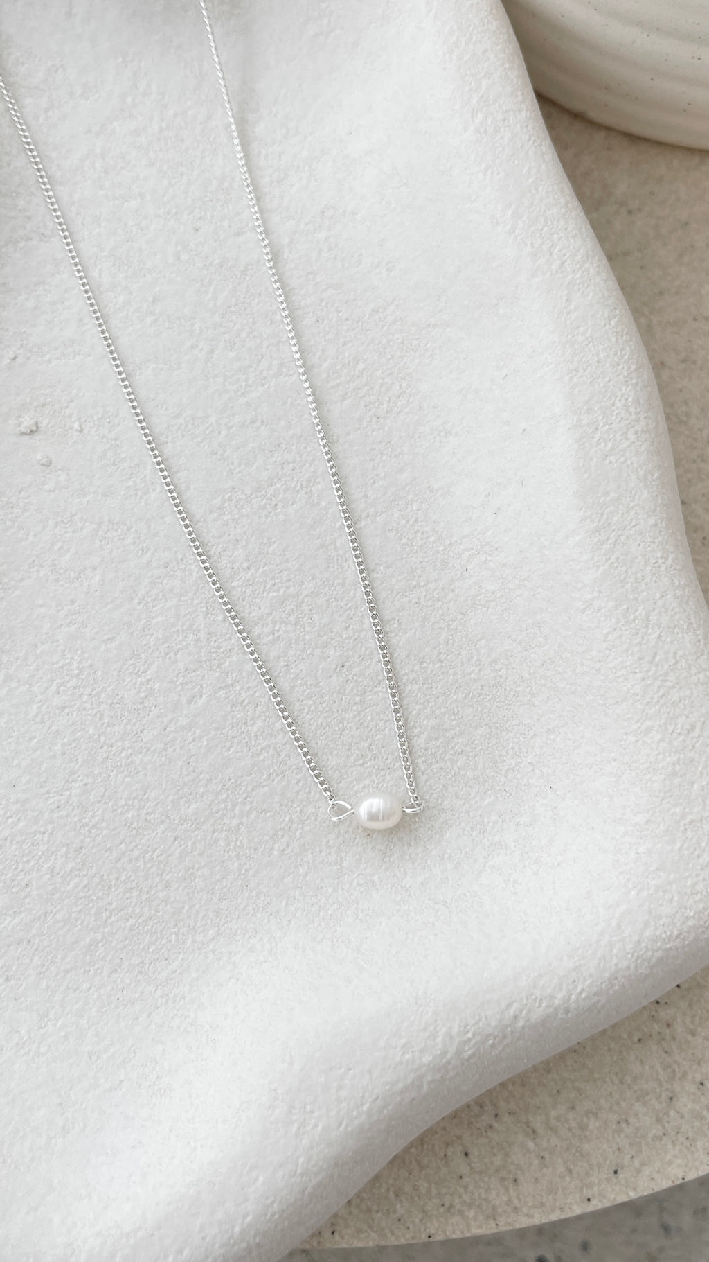 Kimmy Necklace - Silver/Pearl
