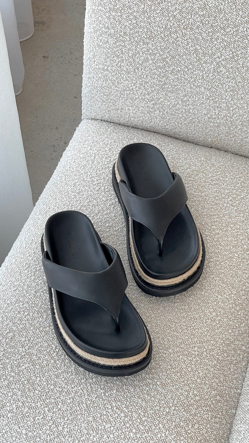 Amaya Slide - Black - Billy J