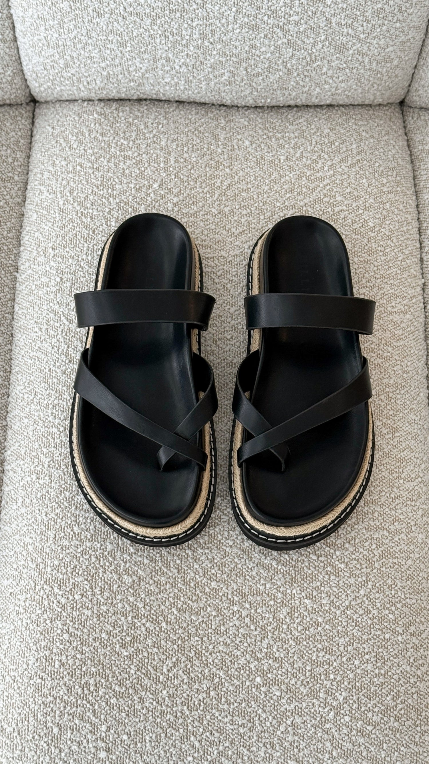 Amia Slide - Black - Billy J