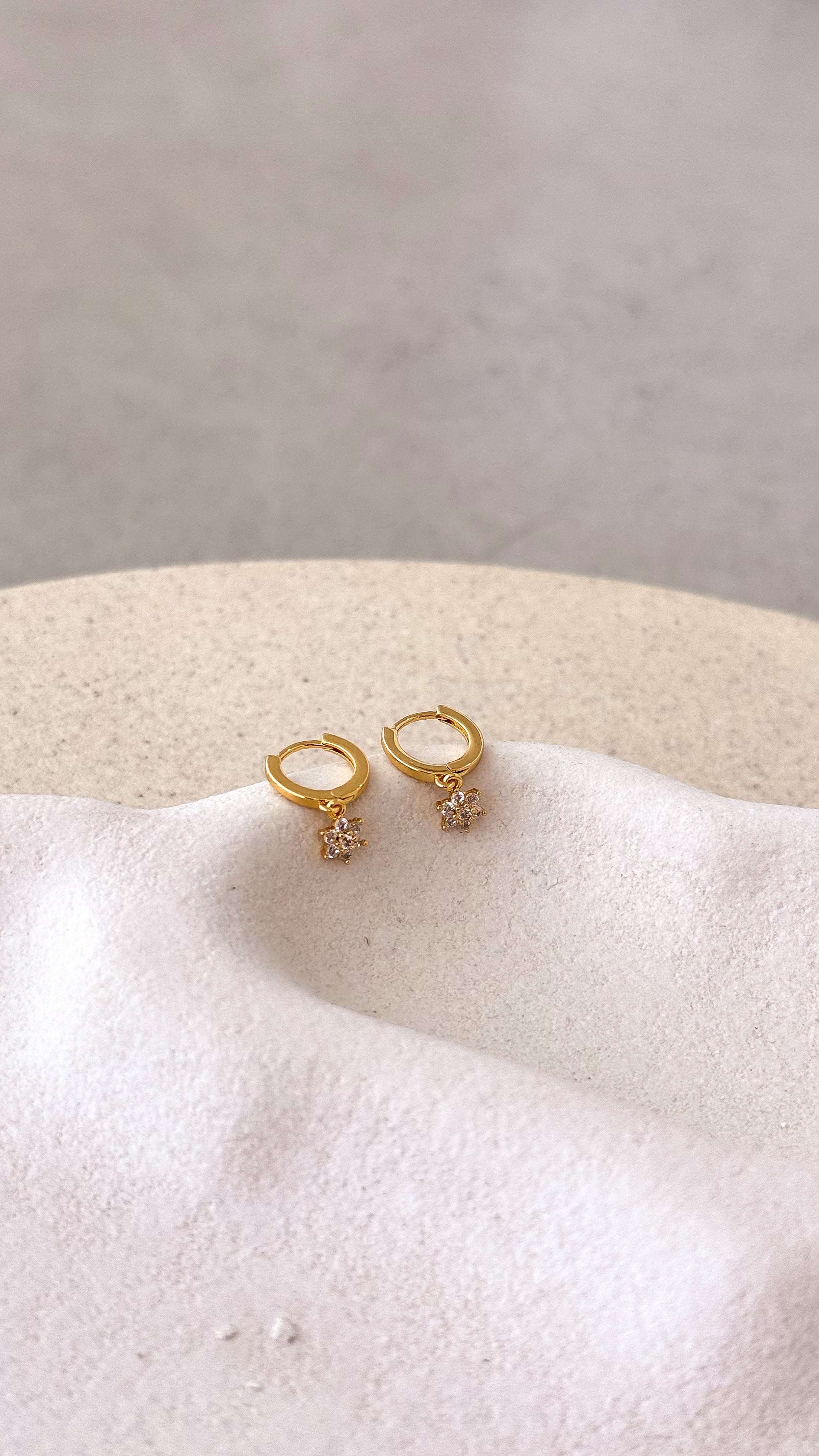 Lisa Earrings - Gold - Billy J