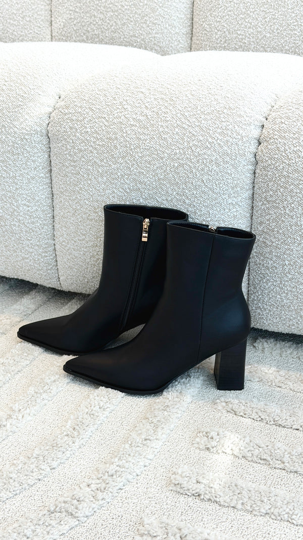 Xavion Boots - Black - Billy J