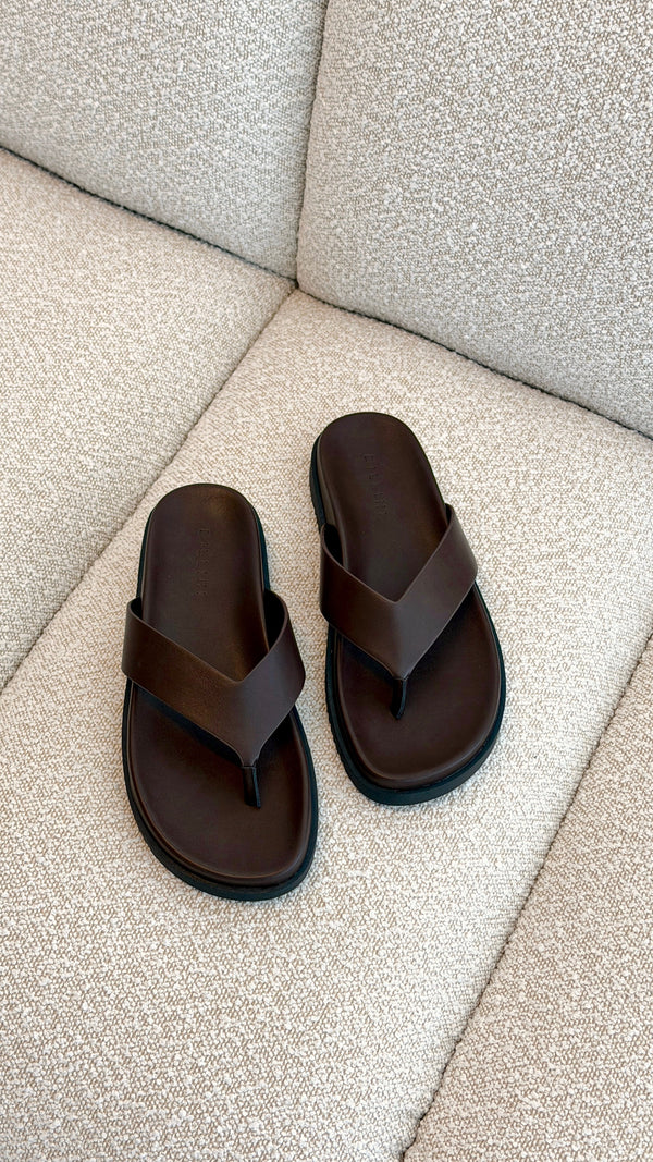 Aila Slide - Chocolate - Billy J