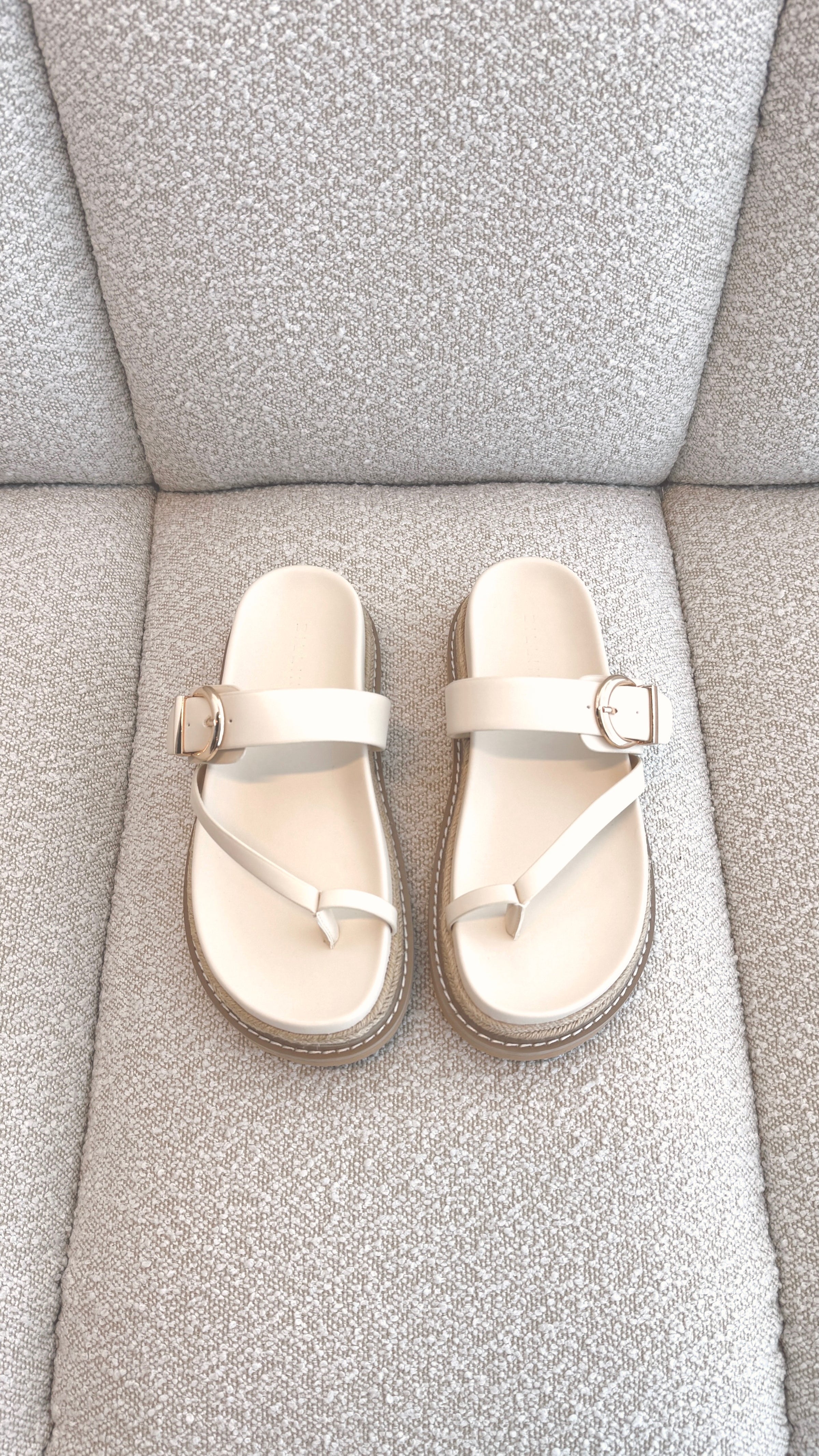 Ameera Slide - Bone