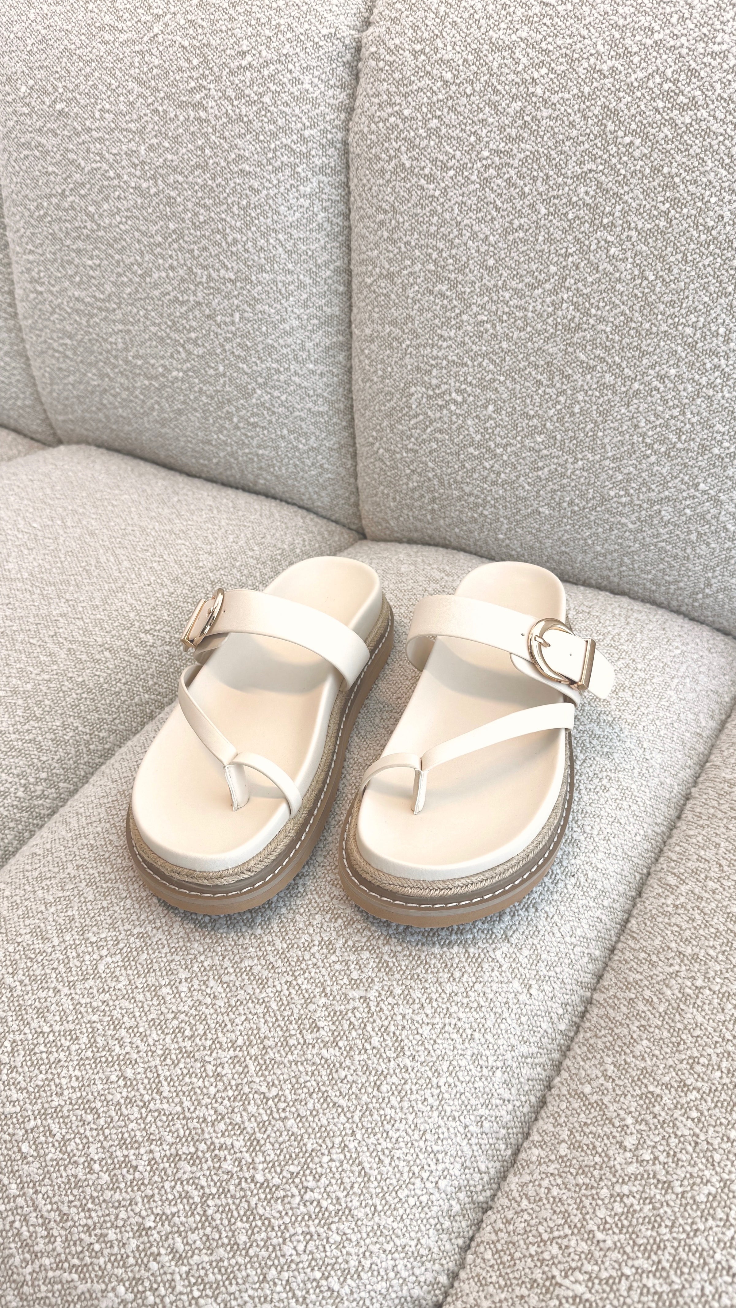 Ameera Slide - Bone