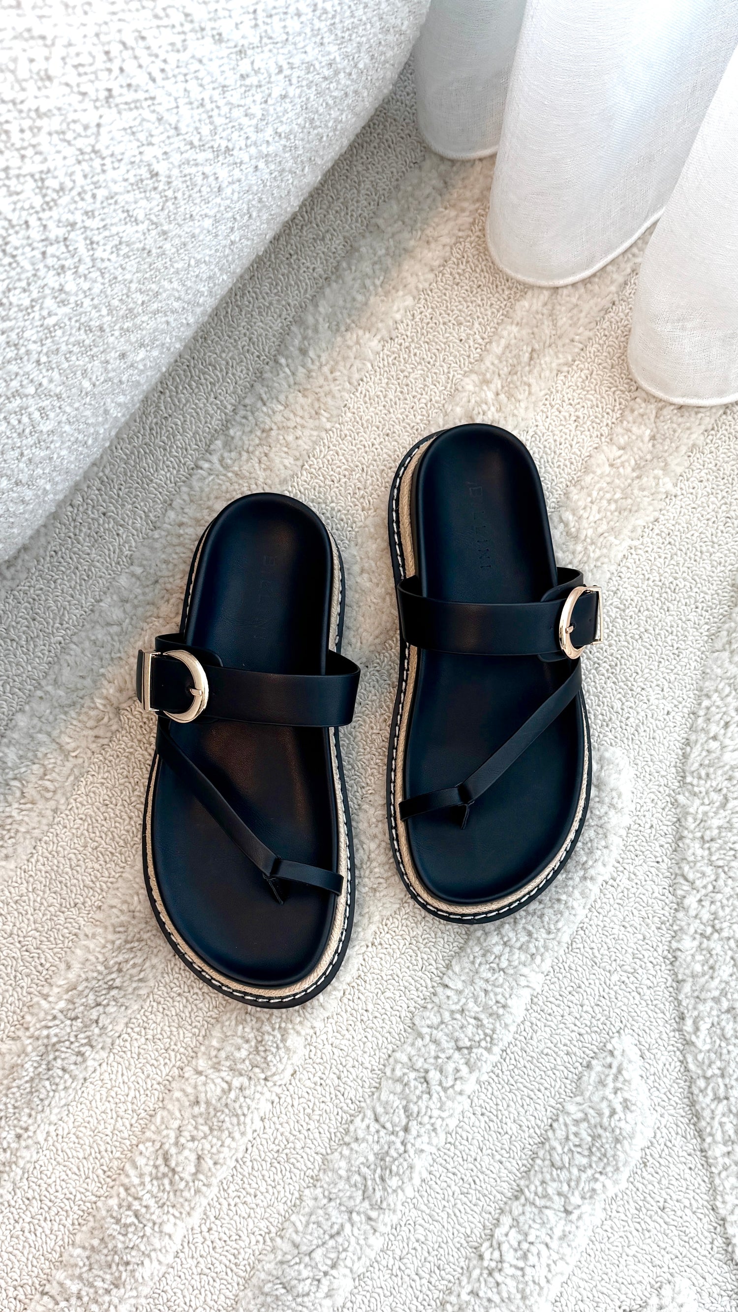 Ameera Slide - Black - Billy J