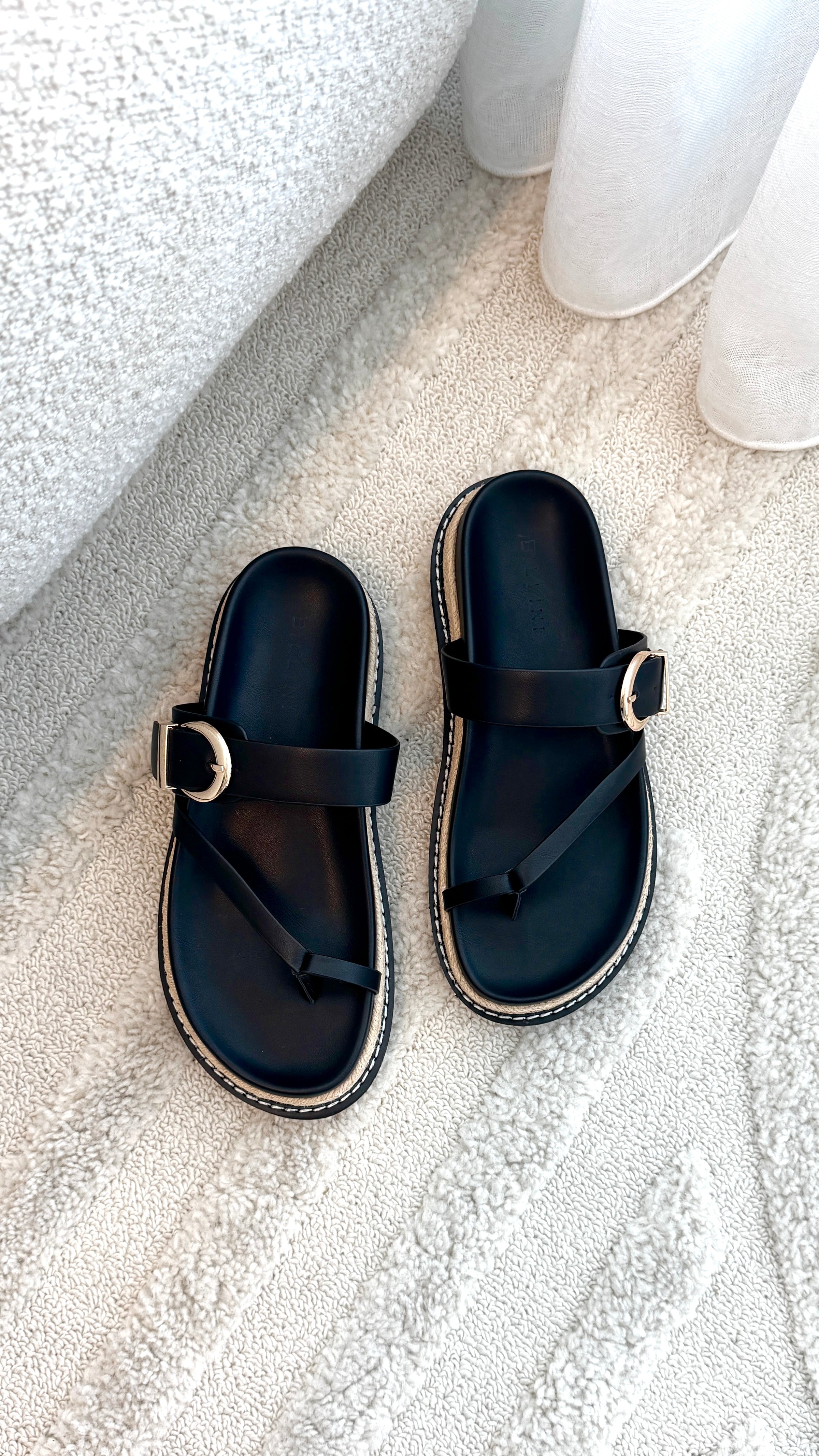 Ameera Slide - Black - Billy J