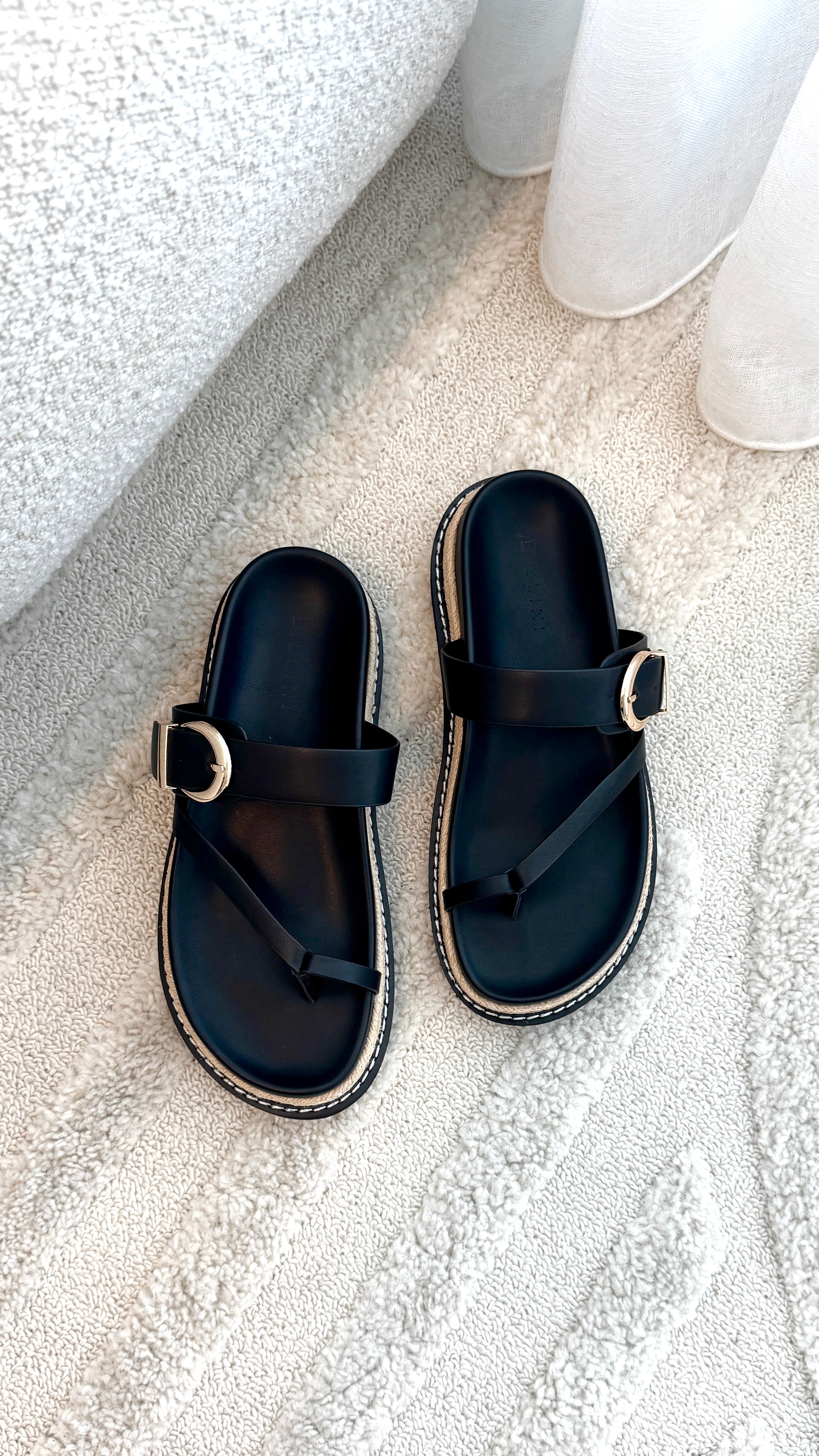 Ameera Slide - Black - Billy J