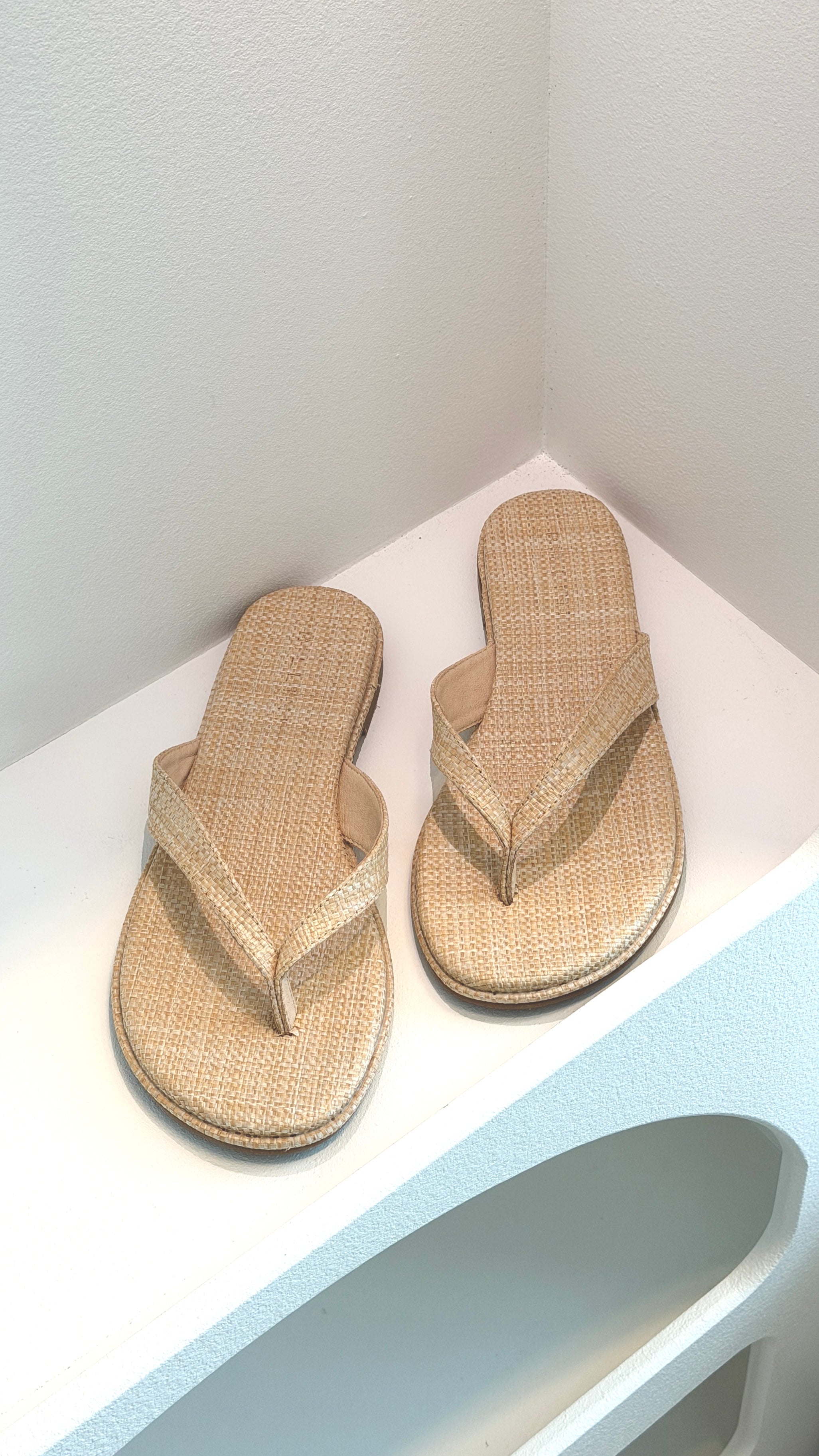 August Slide - Natural Raffia - Billy J