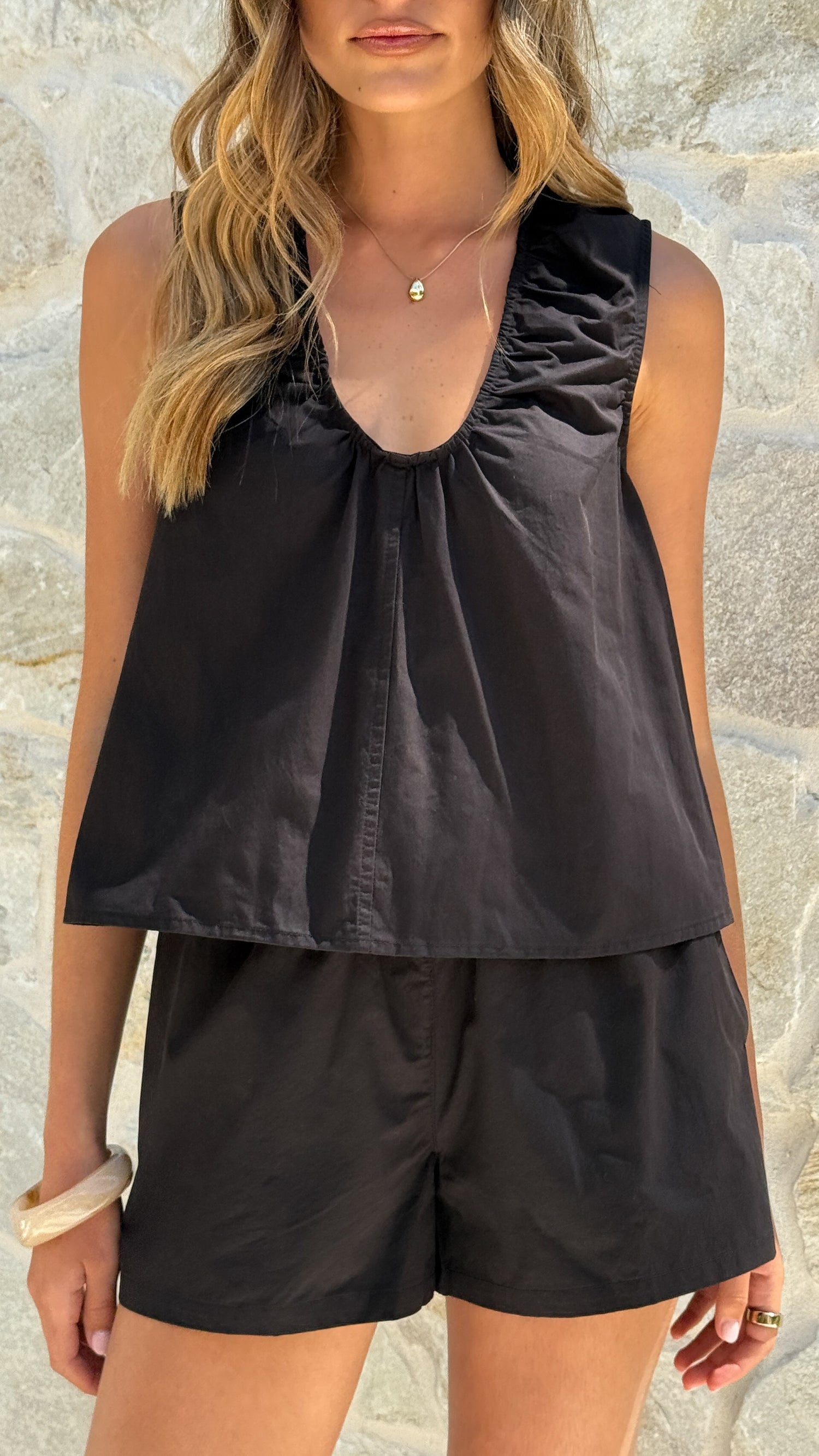 Vika Shorts - Black - Billy J