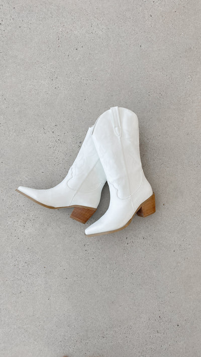 Load image into Gallery viewer, Danaro Boots - White
