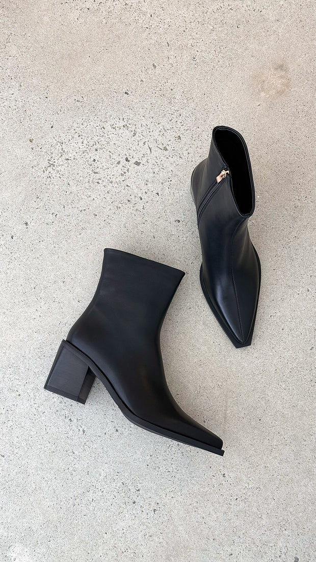 Leanora Boots - Black - Billy J