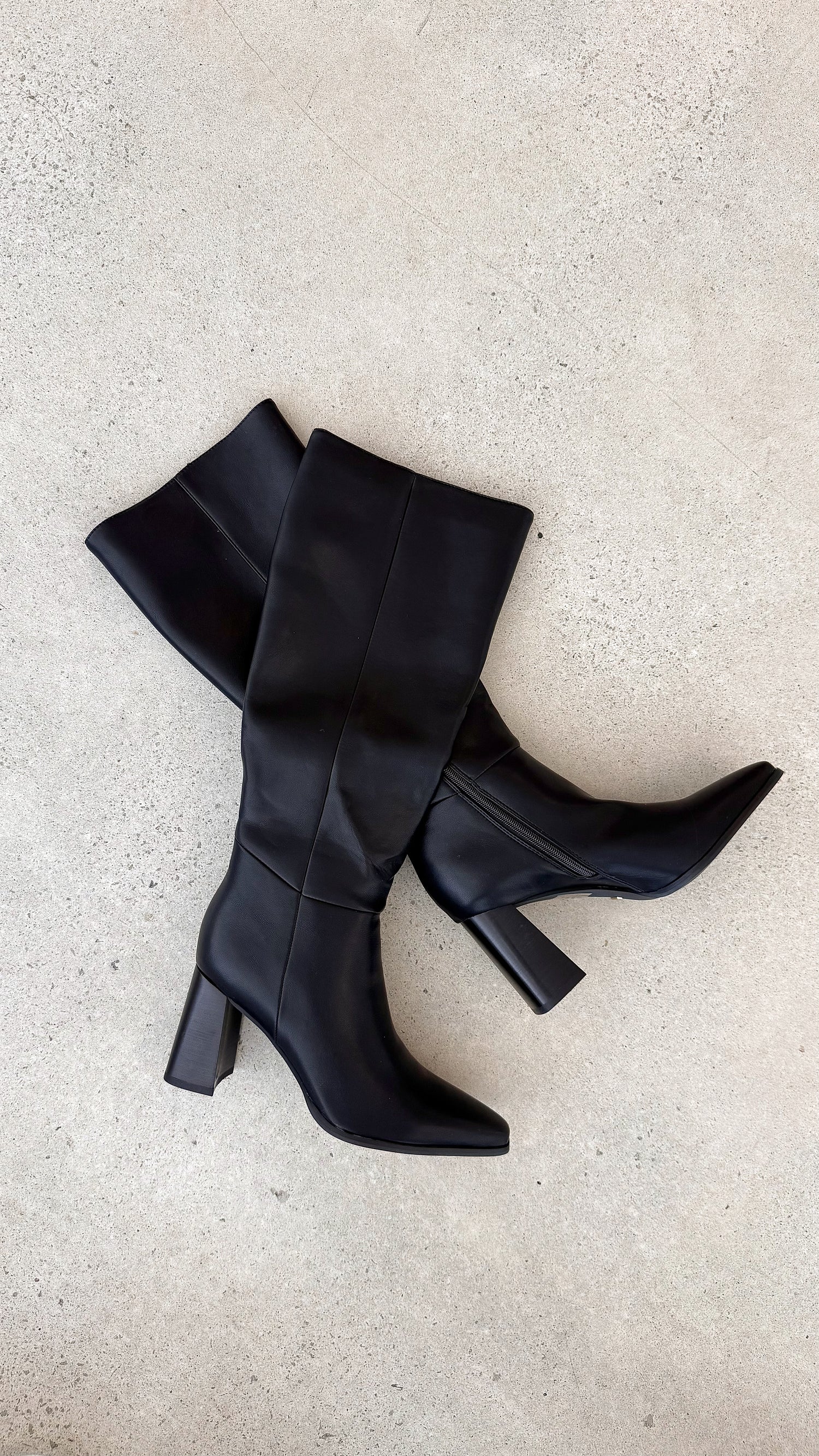 Vallia Boots - Black - Billy J