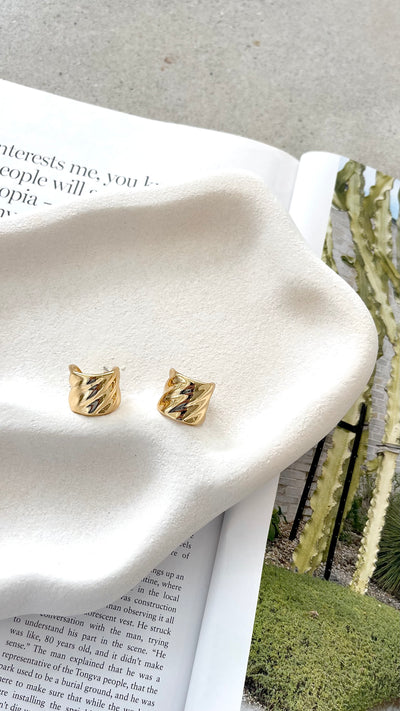 Load image into Gallery viewer, Vera Textured 18K Gold Plated Earrings - Gold - Billy J
