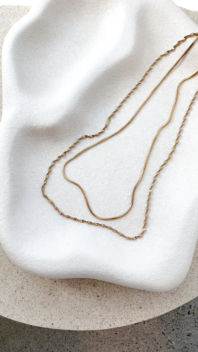 Load image into Gallery viewer, Sarah Twist Necklace Set - Gold
