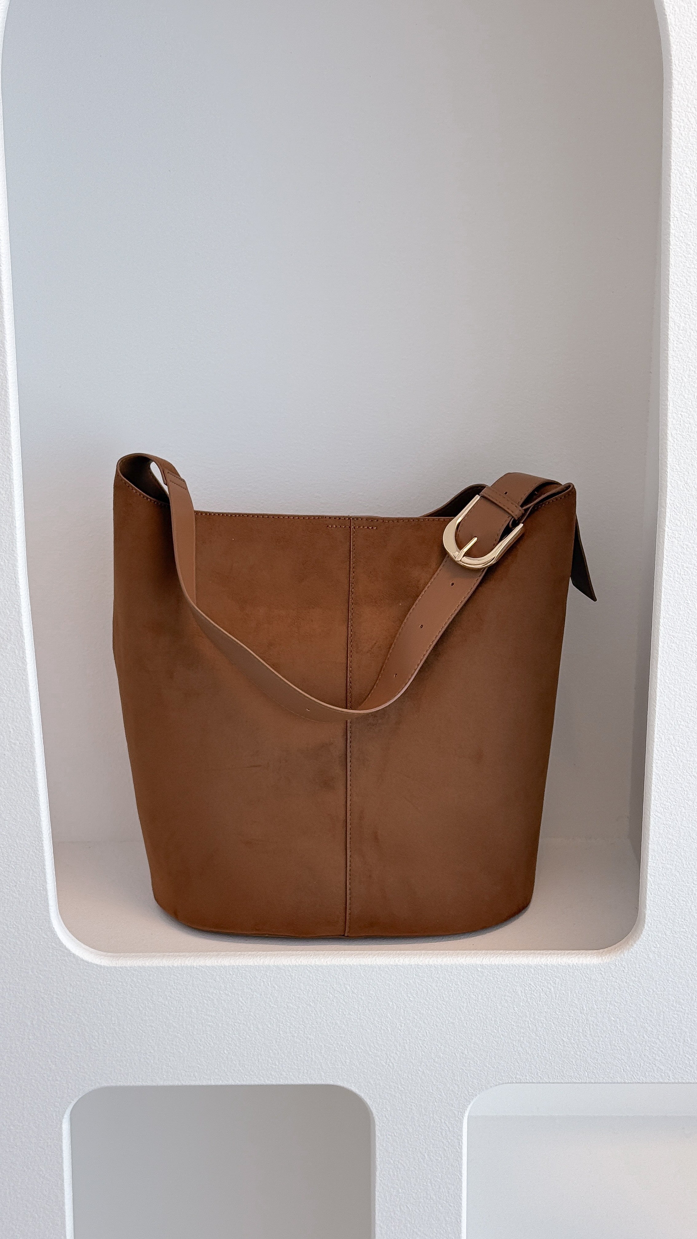 Cali Shoulder Bag - Tan Suede - Billy J