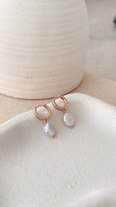 Load image into Gallery viewer, Freshwater Pearl Diamante Hoops - Gold - Billy J
