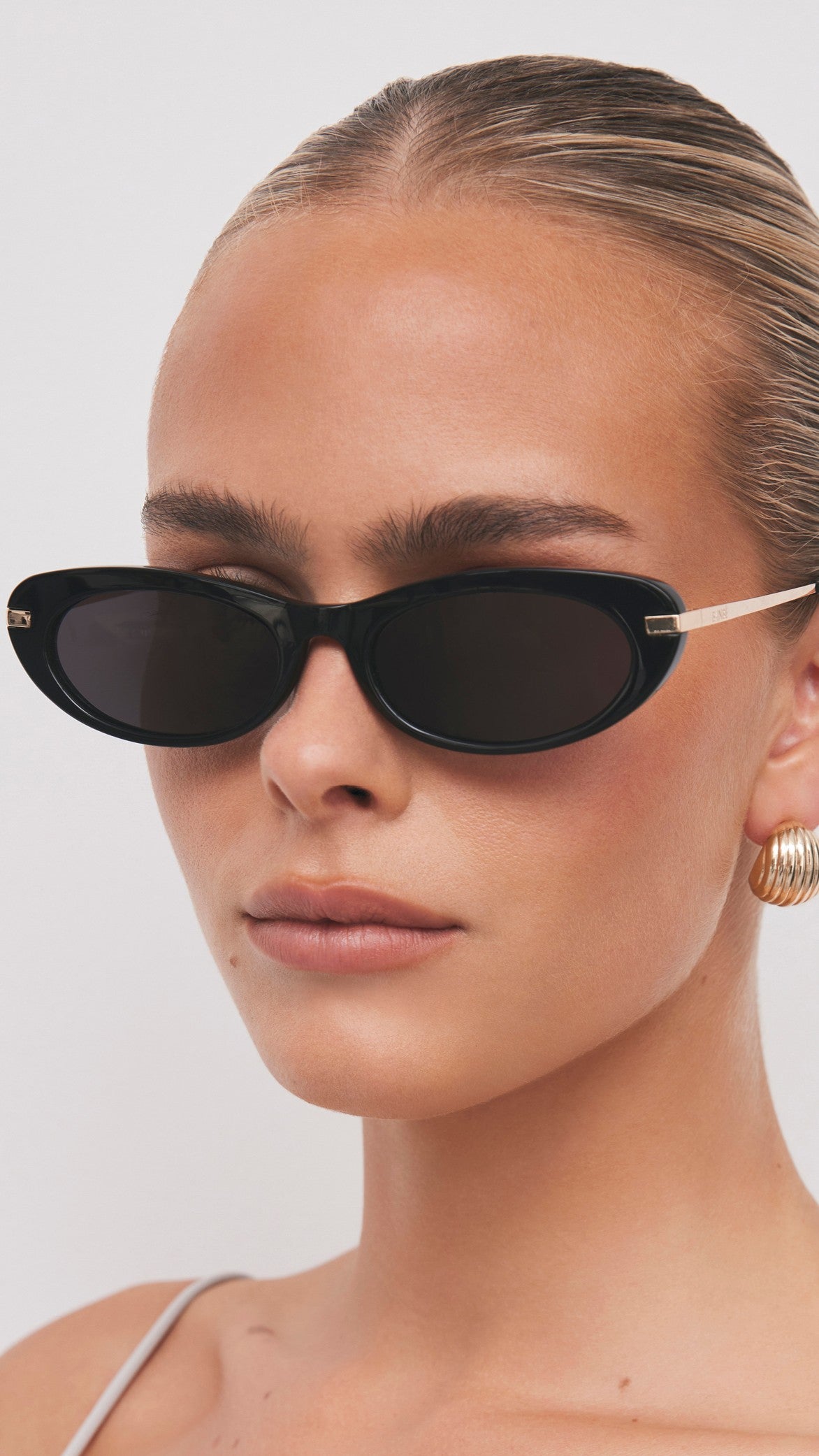 The Rae Sunglasses - Black / Black - Billy J