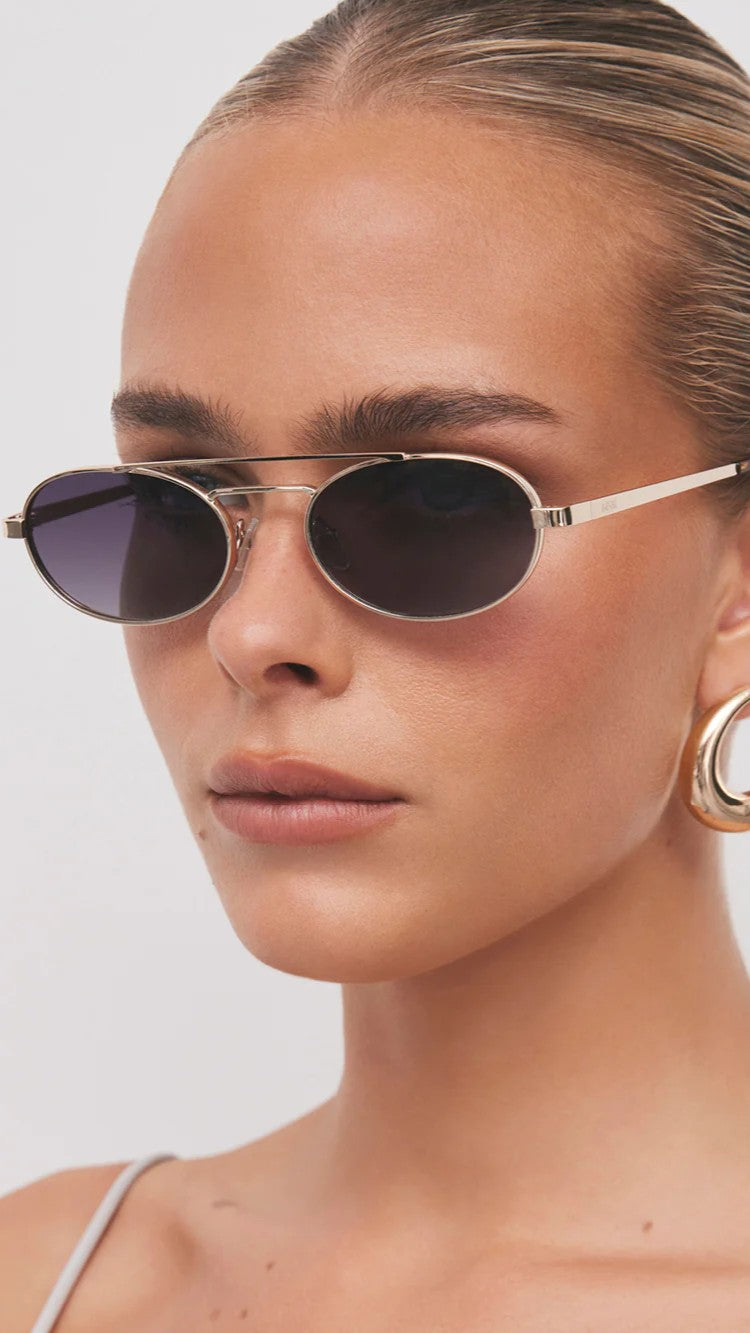 The Winnie Sunglasses - Gold / Smoke Fade - Billy J
