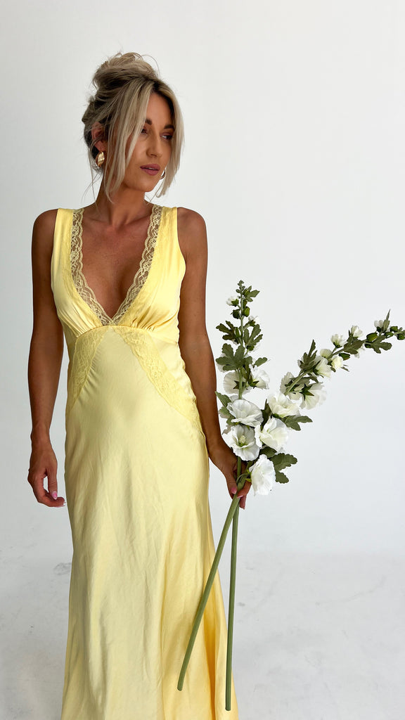 Basiano Maxi Dress - Yellow / Lace - Billy J