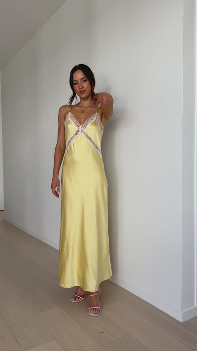 Load and play video in Gallery viewer, Westley Maxi Dress - Yellow
