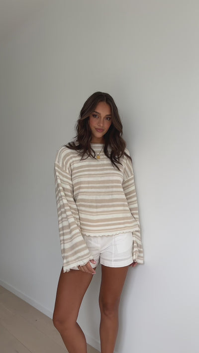 Load and play video in Gallery viewer, Jaini Knit Jumper - Beige
