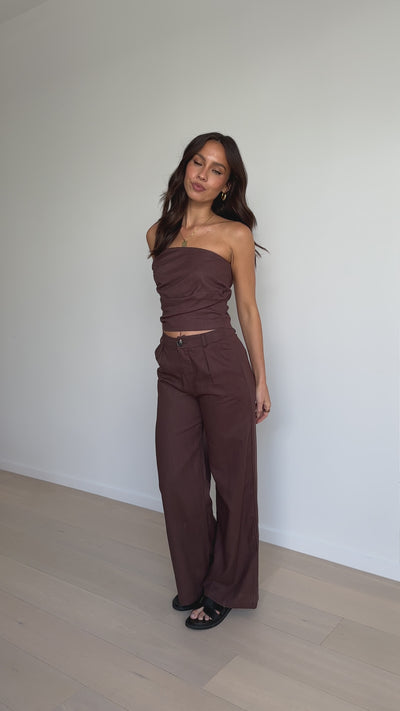 Load and play video in Gallery viewer, Hale Linen Pants - Chocolate
