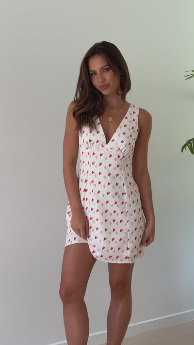 Load and play video in Gallery viewer, Sienna Mini Dress - Sweetheart Print
