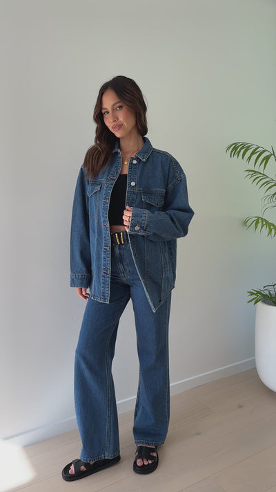 Load and play video in Gallery viewer, Organic Relaxed Leg Jean - Vintage Blue
