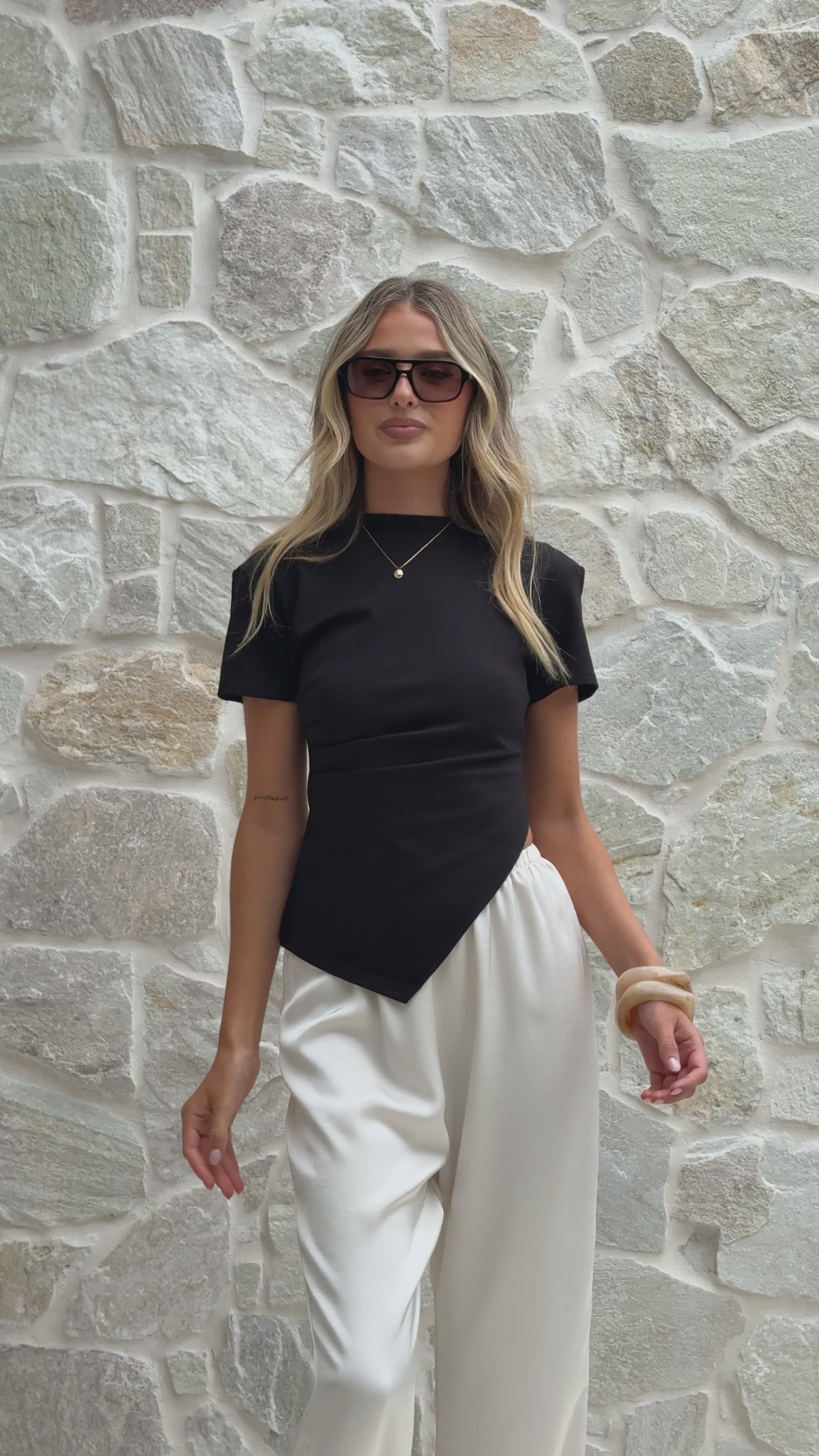 Tiarna Side Ruched Tee - Black - Billy J