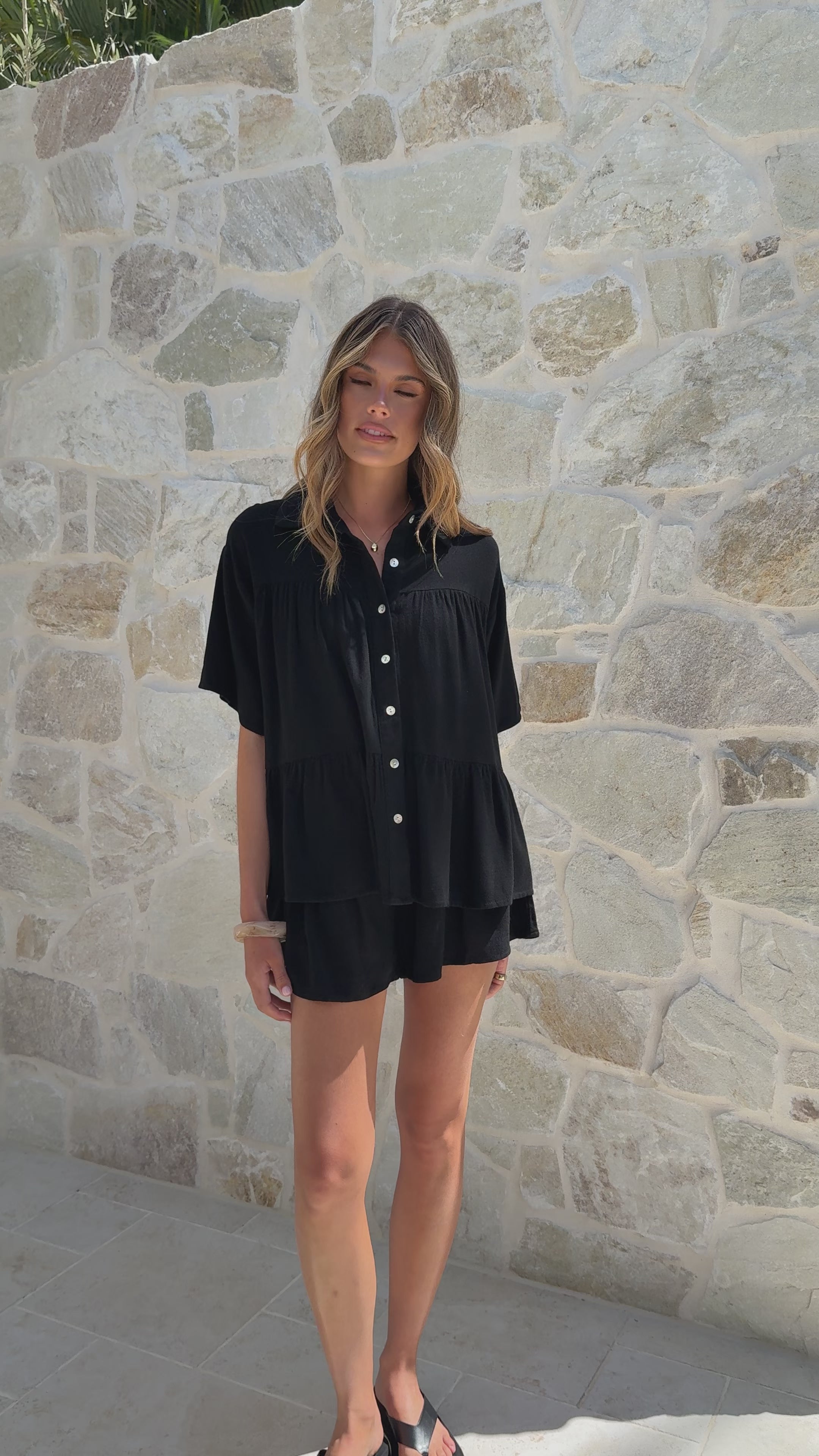 Load video: Melrose Shorts - Black - Billy J