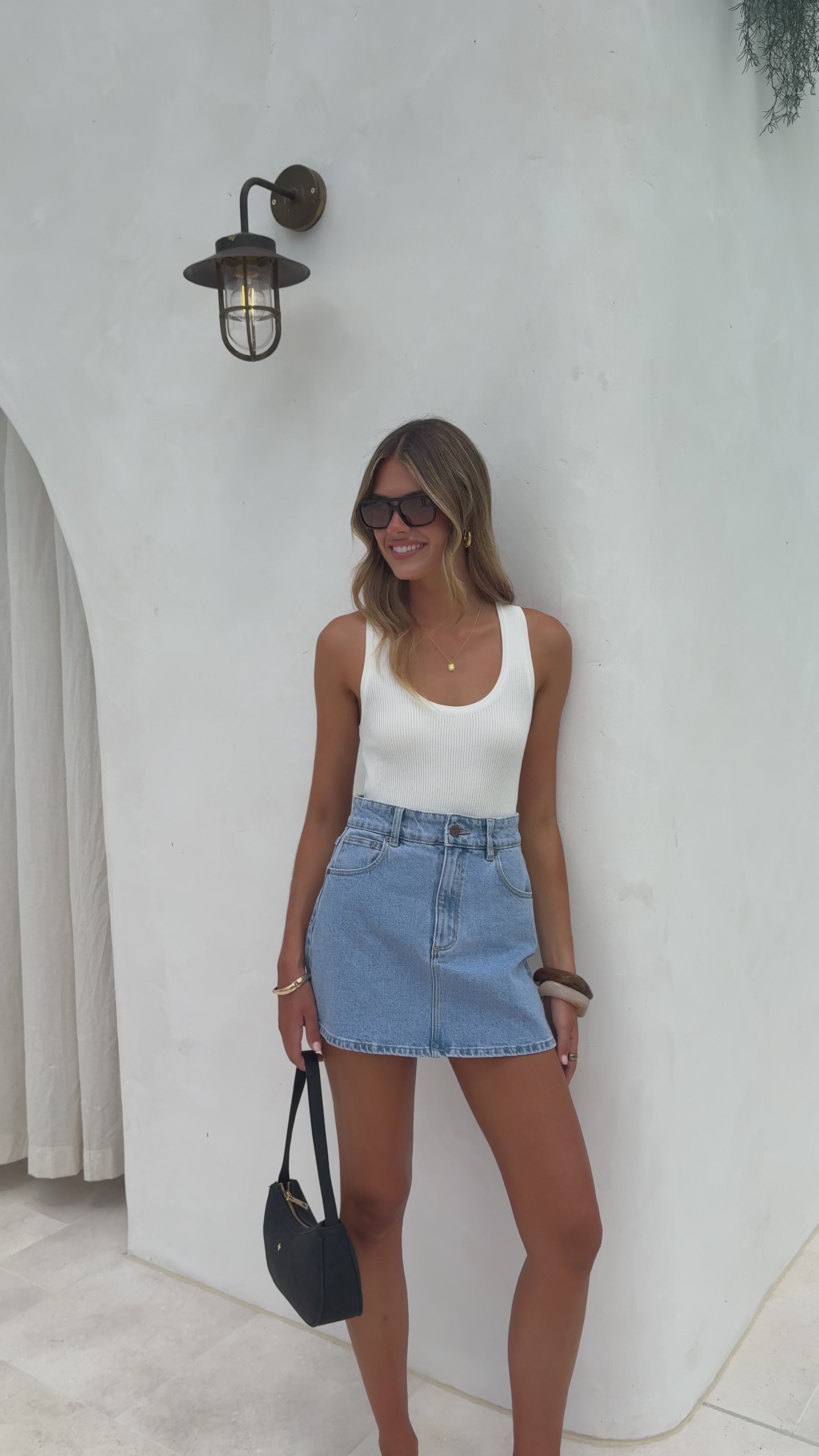 Load video: Abrand Aline Mini Skirt - Kaia - Billy J