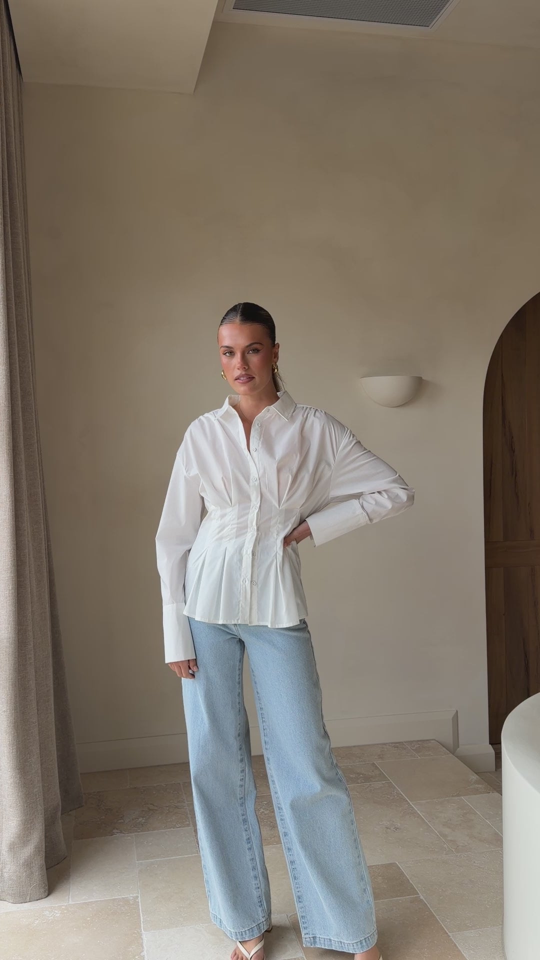 Load video: Riley Long Sleeve Top - White - Billy J