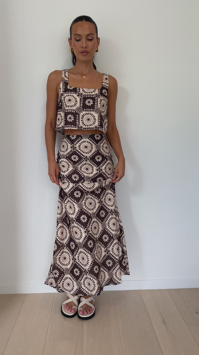 Load and play video in Gallery viewer, Adelita Crop Top and Maxi Skirt Set - Chocolate Print
