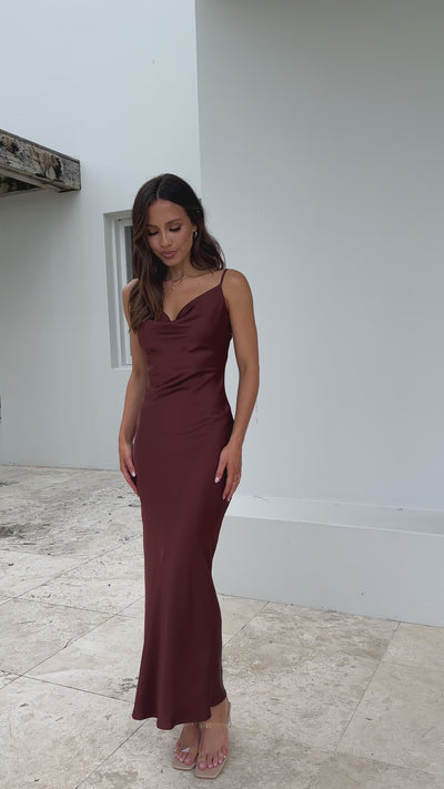 Load and play video in Gallery viewer, Willow Maxi Dress - Brown
