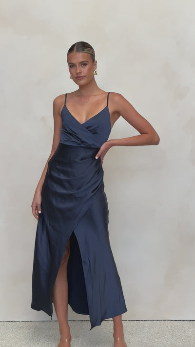 Load and play video in Gallery viewer, Elsa Midi Dress - Navy
